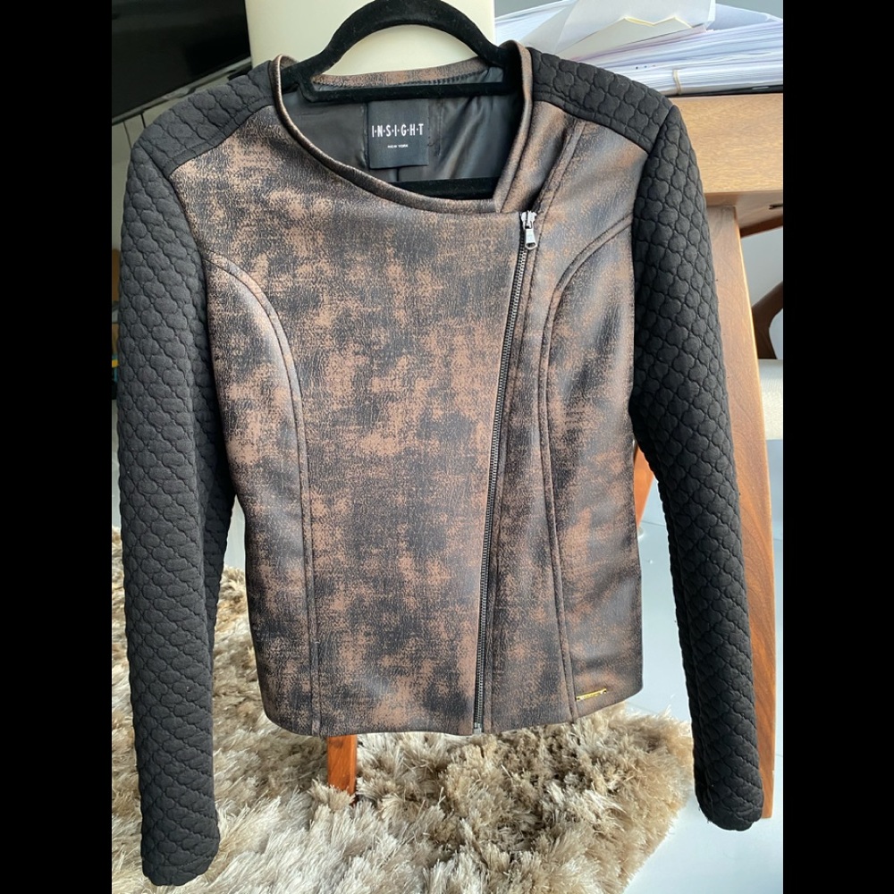 Super cool jacket in dark brown and black